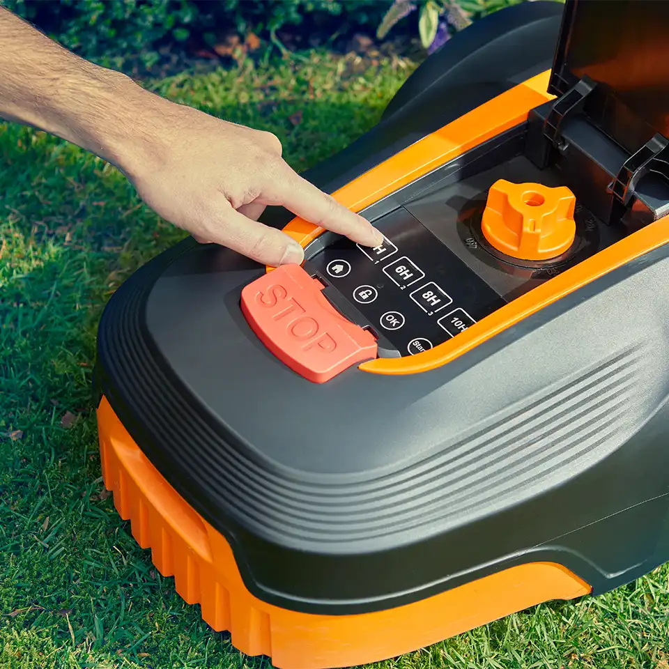 Robotic Lawn Mower for Gardens Up to 800m² with Auto-Charging Station, Boundary Wire & Rain Sensor