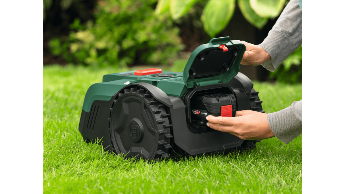 Wire-Free Robotic Lawn Mower for Gardens Up to 100m² with AI Vision Navigation & Portable Battery System